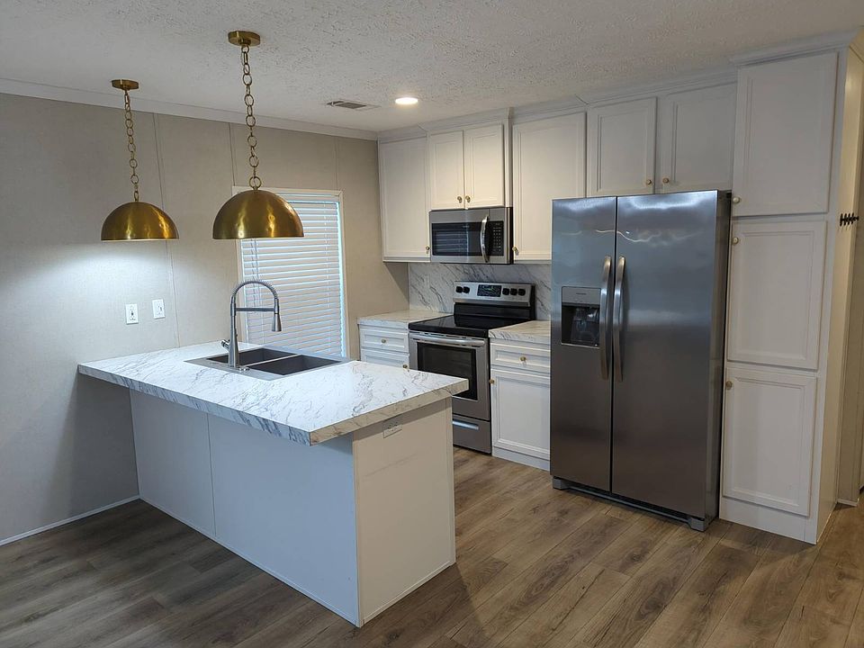1st image of 303 Mercury Dr