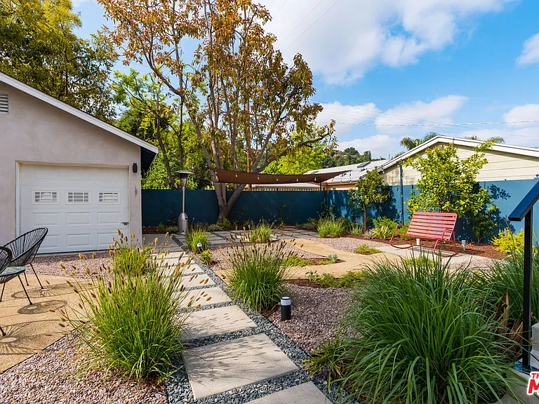 1460 Yosemite Dr — Photo 25