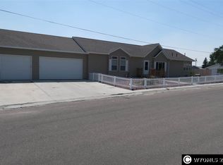 301 Sanford Ave, Douglas, WY 82633