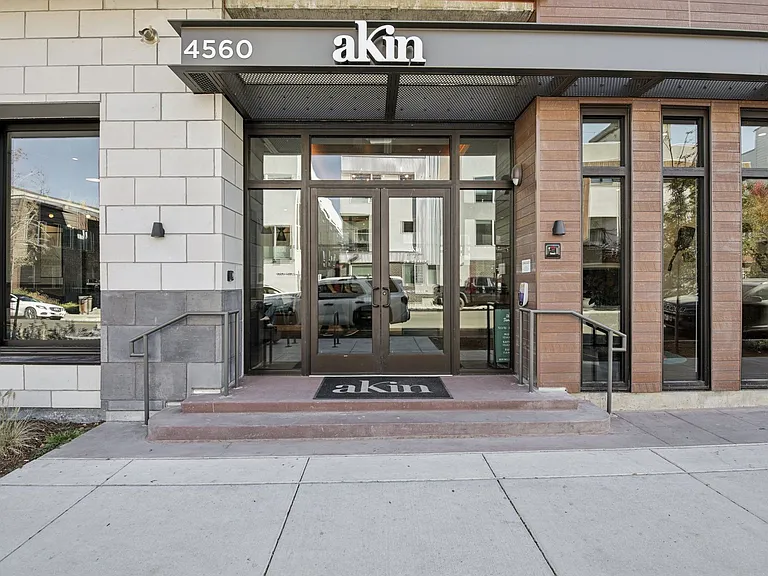 akin Tennyson — Photo 52