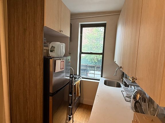 4th image of 182 S 3rd St #9