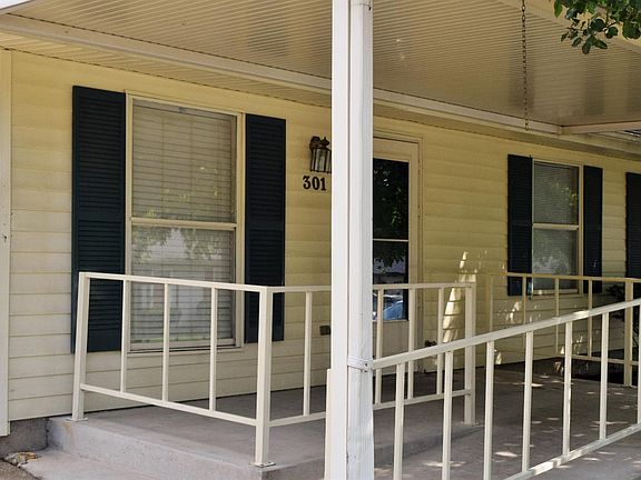 4th image of 301 Woodcross Pl