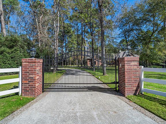 4th image of 11302 Lake Forest Dr