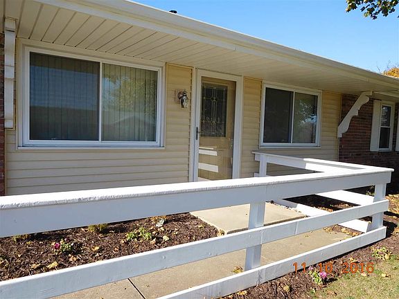 3rd image of 3901 N Greenmont Dr