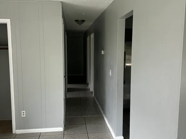 909 Midway St, New Smyrna Beach, FL 32168