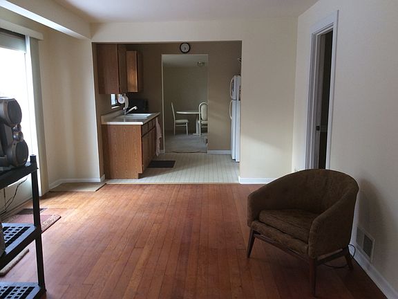 4th image of 1020 N Lakeview Dr