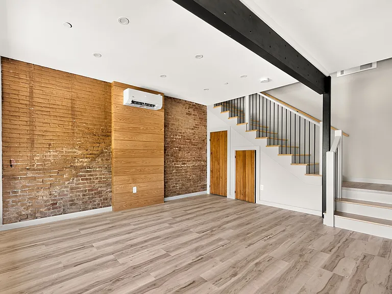 176 Hudson St #2 — Photo 4