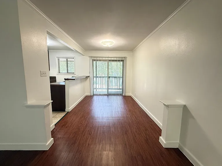 Lorrain Apartments — Photo 39