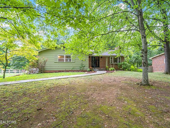 2nd image of 5604 Chesswood Dr