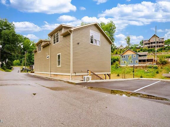 4th image of 260 Circle Dr