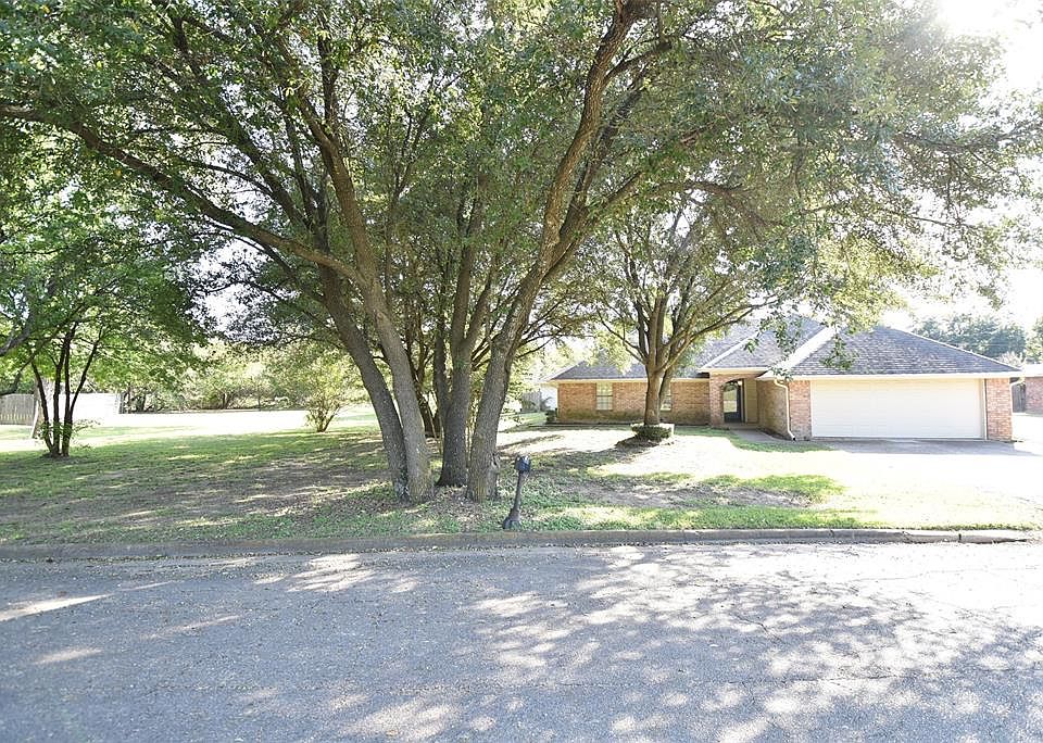 1st image of 72 Delmore Dr