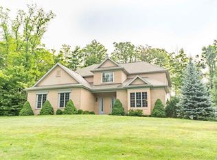 8 Redbrick Rd, Orchard Park, NY 14127