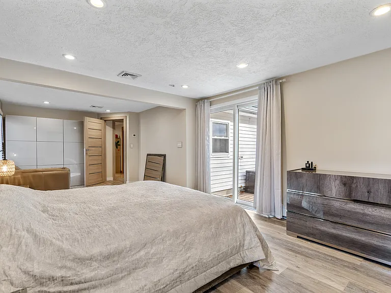351 Winchester St — Photo 12