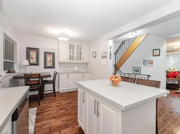 2259 Wiseman Ct, Mississauga, ON L5J 1P4