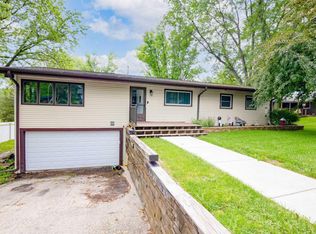 1411 Lakeview Dr, Fort Atkinson, WI 53538