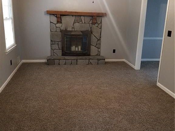5th image of 2130 Huntington Dr