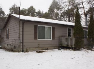 10533 Shaw Lake Rd, Middleville, MI 49333