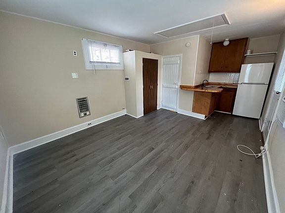 2nd image of 1366 College St APT G