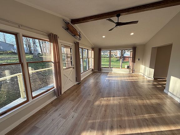 5th image of 369 Martin Dr