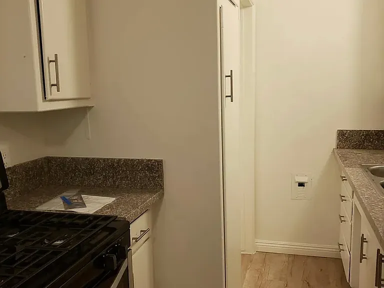 Penn Apartments — Photo 17