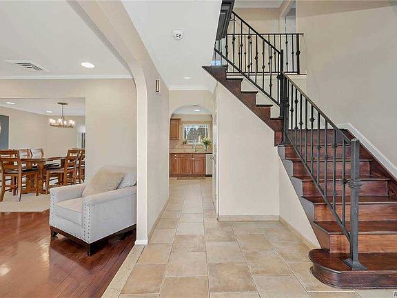 3rd image of 25A Barnum Ave