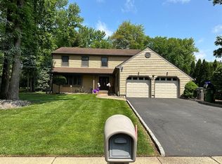 18 Fox Hill Rd, Edison, NJ 08820