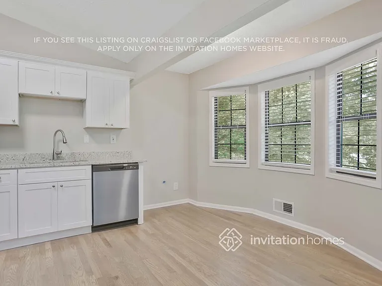 724 Pepperwood Ln — Photo 8