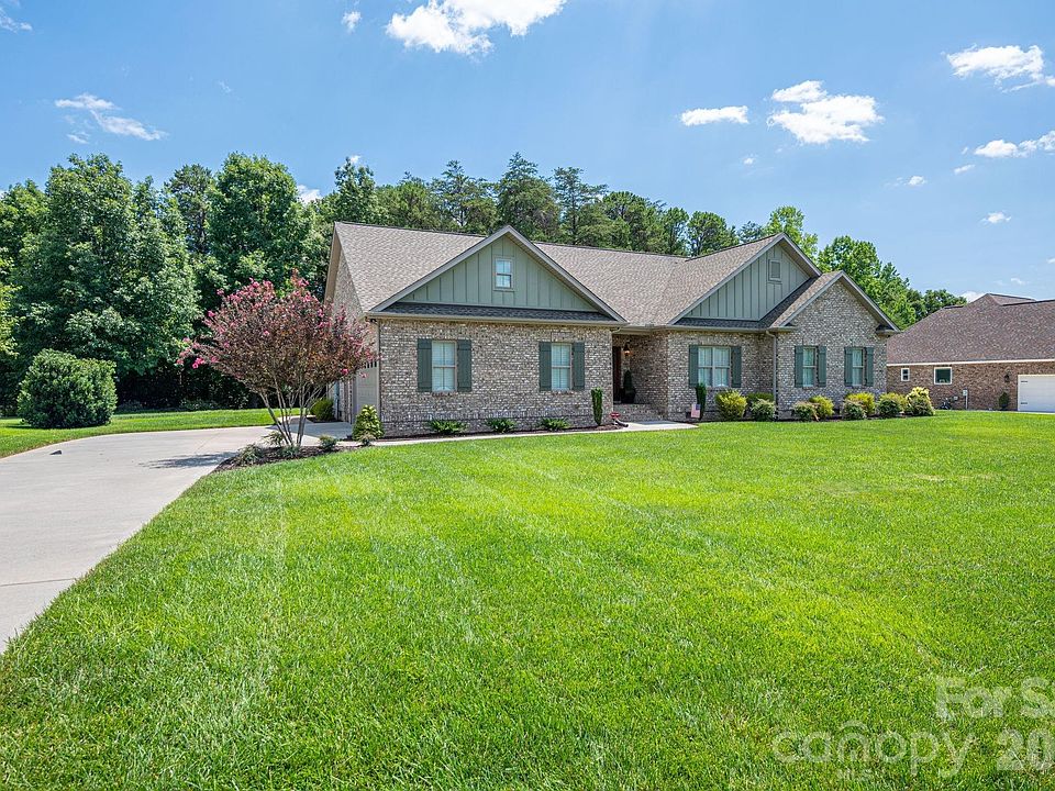 1st image of 2474 Gateway Ln