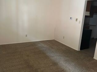 1015 S 1st St #18, Springfield, IL 62704