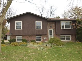 4150 Bennett Ave, Gurnee, IL 60031