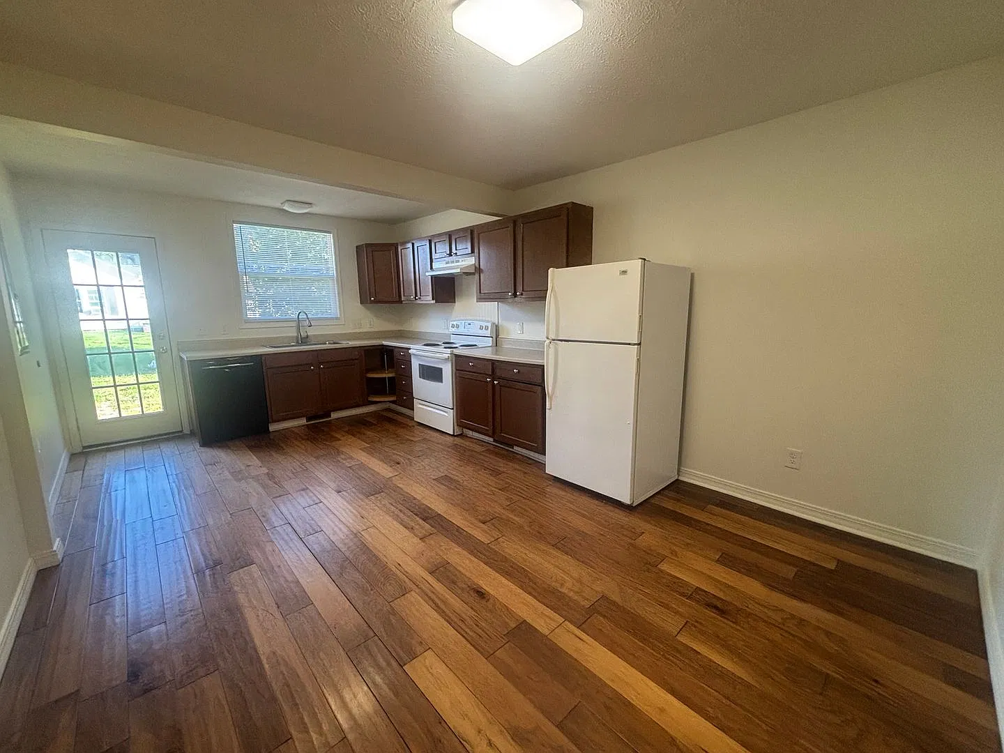 Christiansburg, 4 BR / 3 BA, Available Oct. 26th 2026 — Photo 3