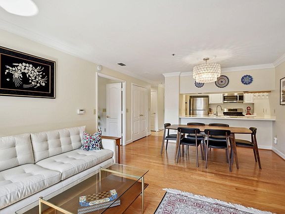 5th image of 1050 N Stuart St APT 914