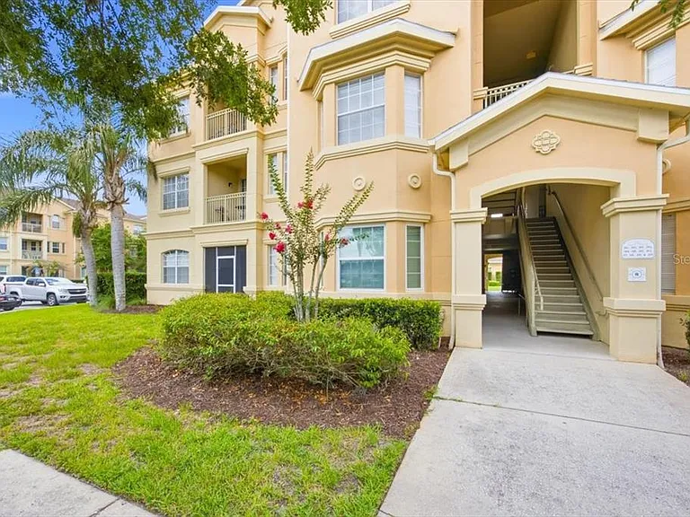 301 Terrace Ridge Cir #301 — Photo 3