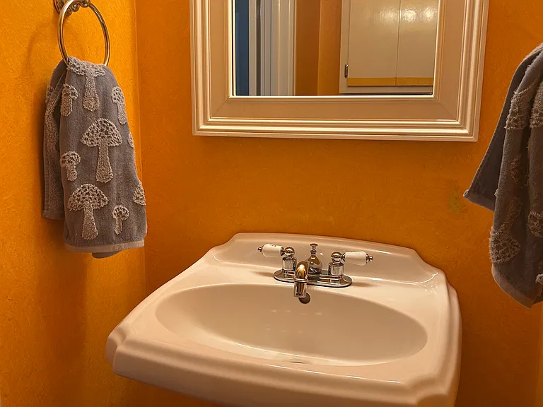 9 Cornwall Ln — Photo 7
