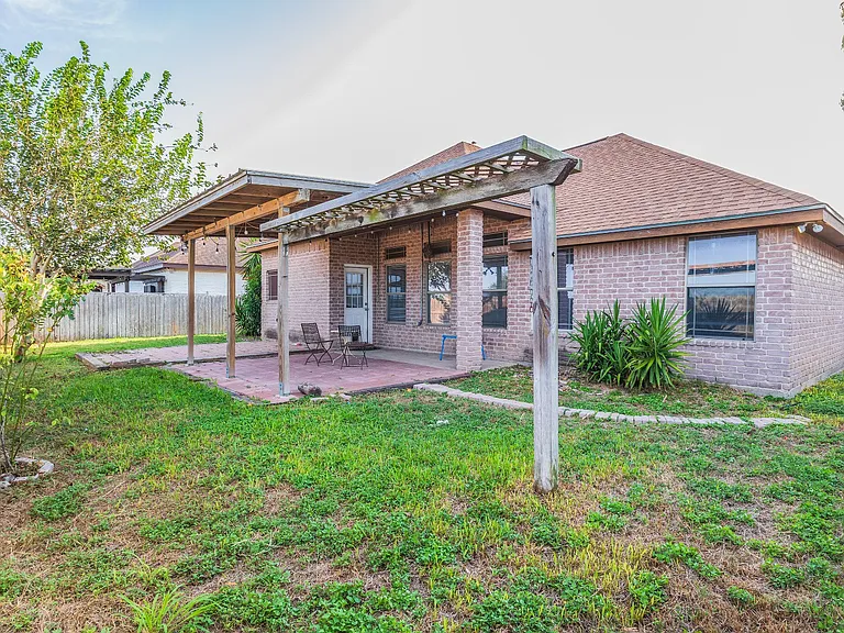 3818 Oregon Dr — Photo 12