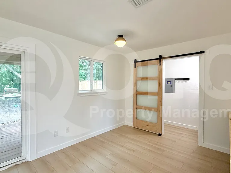 710 Wales Way — Photo 9
