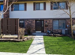 10 Tower Ct #10, Downers Grove, IL 60516