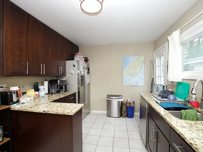 55 E Jeffery Ave #SFH — Photo 3