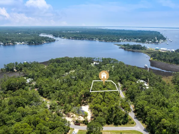 38 Bayside Dr, Freeport, FL 32439