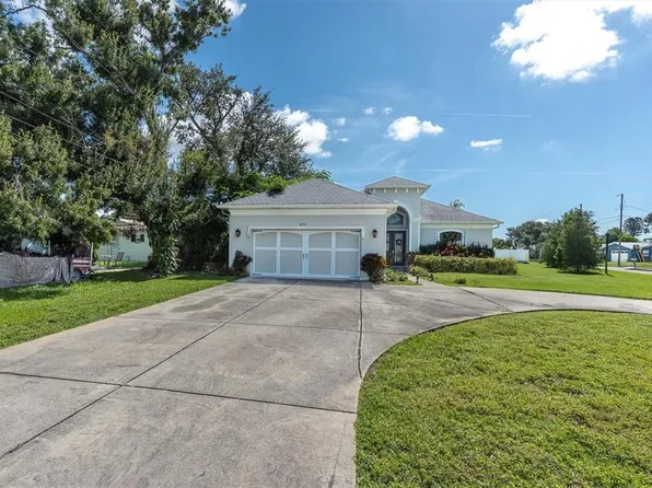 8591 Forsyth Dr, Seminole, FL 33772