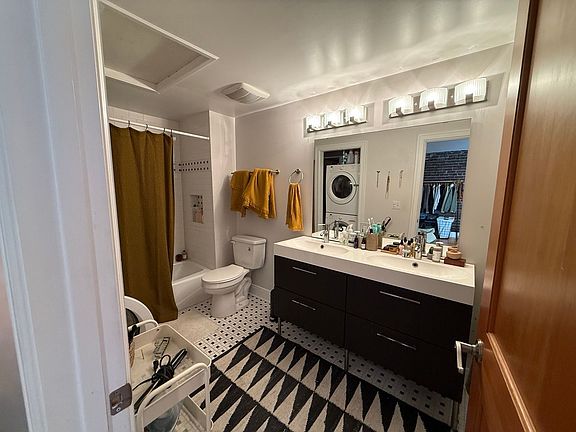 5th image of 82 N Lexington Ave Suite 204