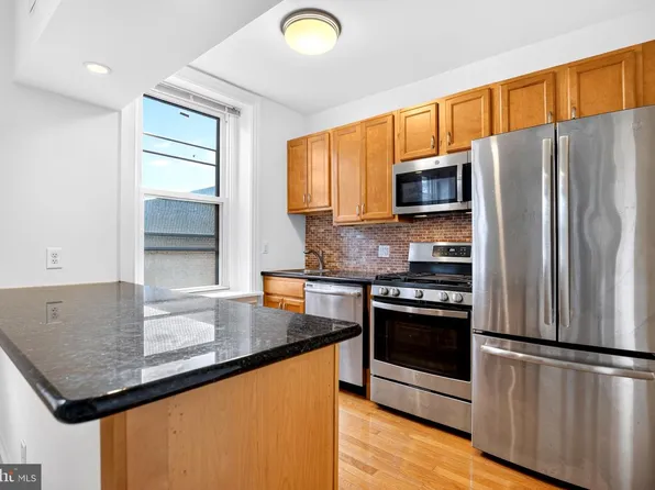 334 S 12th St APT 3F, Philadelphia, PA 19107