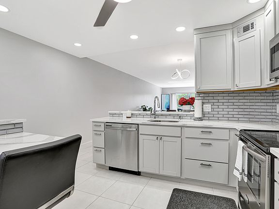 4th image of 2504 Antigua Ter APT K3