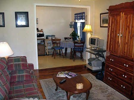 2nd image of 819 Southloop Dr
