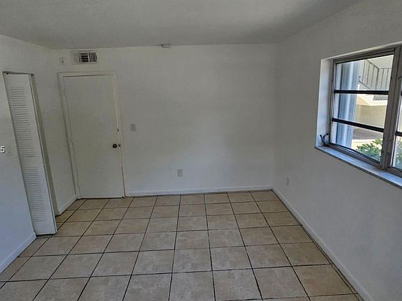 4th image of 15205 6th Ave APT D112