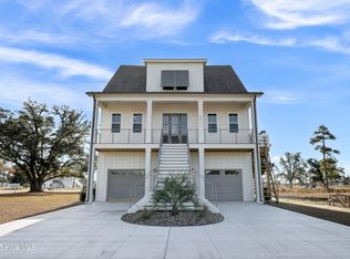 401 Salt Meadow Ct, Holly Ridge, NC 28445