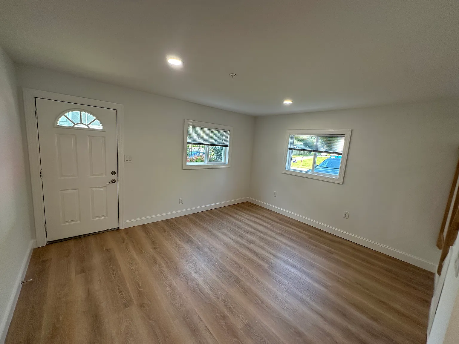 2 bed, 900 sqft, $2,400 — Photo 4