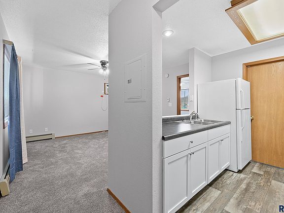 2nd image of 804 S Charlotte Ave