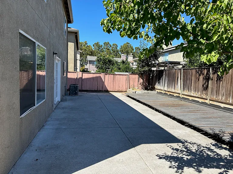 3028 Luedke Pl — Photo 21