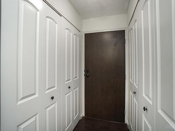 5th image of 5985 Meadowcreek Dr Unit 10